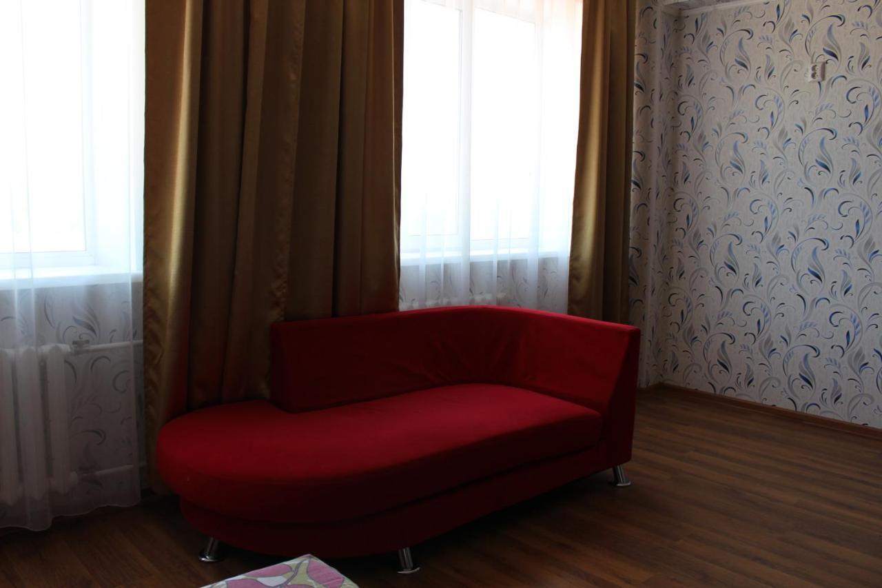 Hotel Tourist 파블로다르 외부 사진